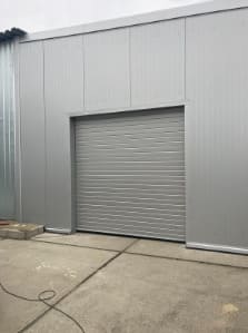 Промышленные секционные ворота TLP 2700*2700 панель RIB. Цепной редуктор, повышенный подъем